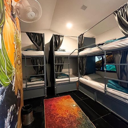 12 Monks - Beachside Hostel Арамбол Екстериор снимка