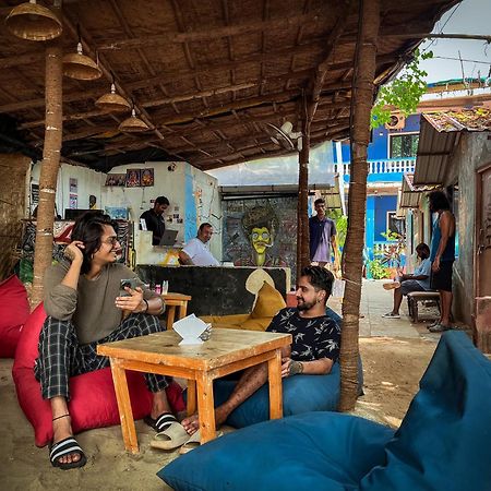 12 Monks - Beachside Hostel Арамбол Екстериор снимка