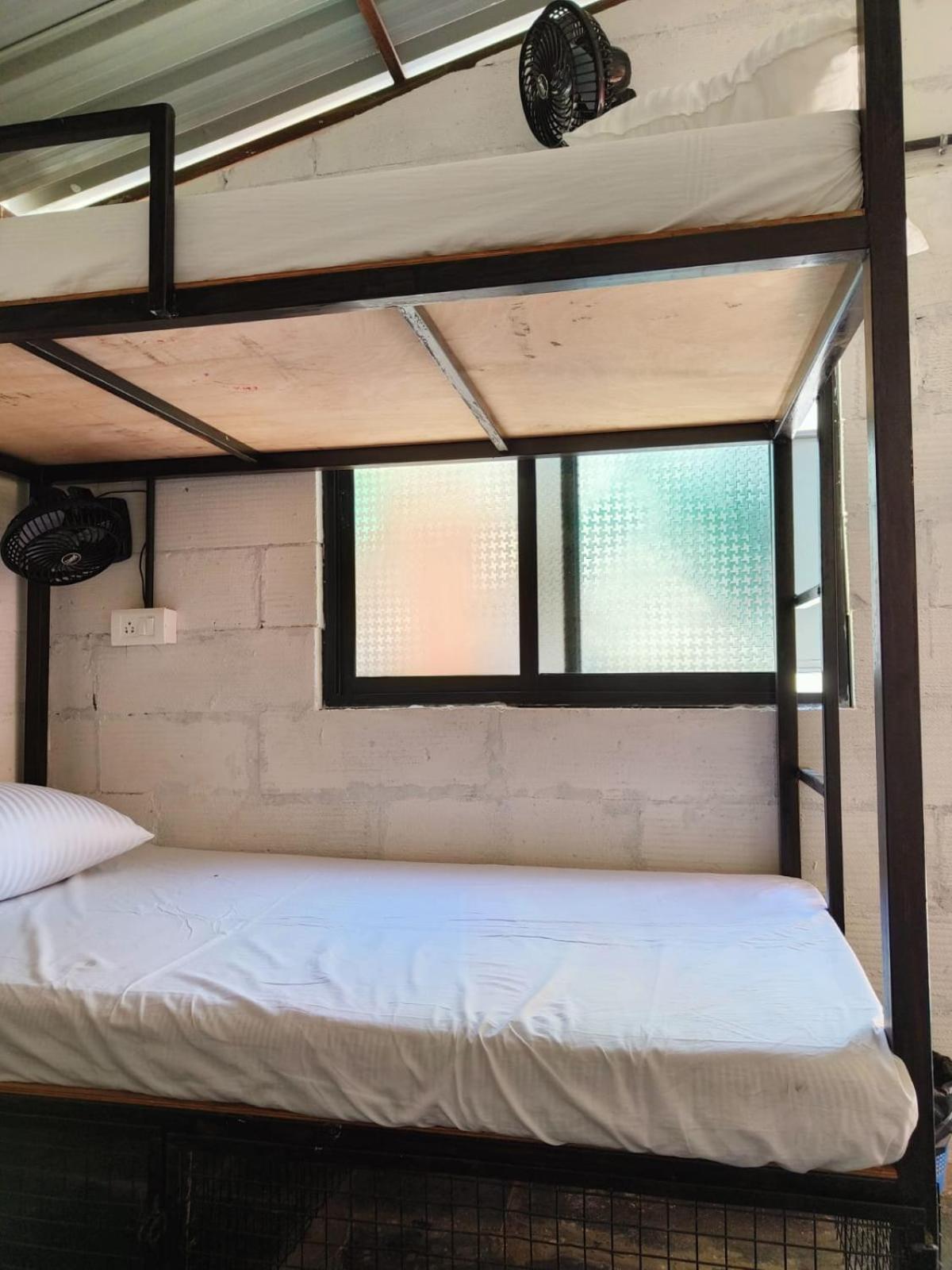 12 Monks - Beachside Hostel Арамбол Екстериор снимка
