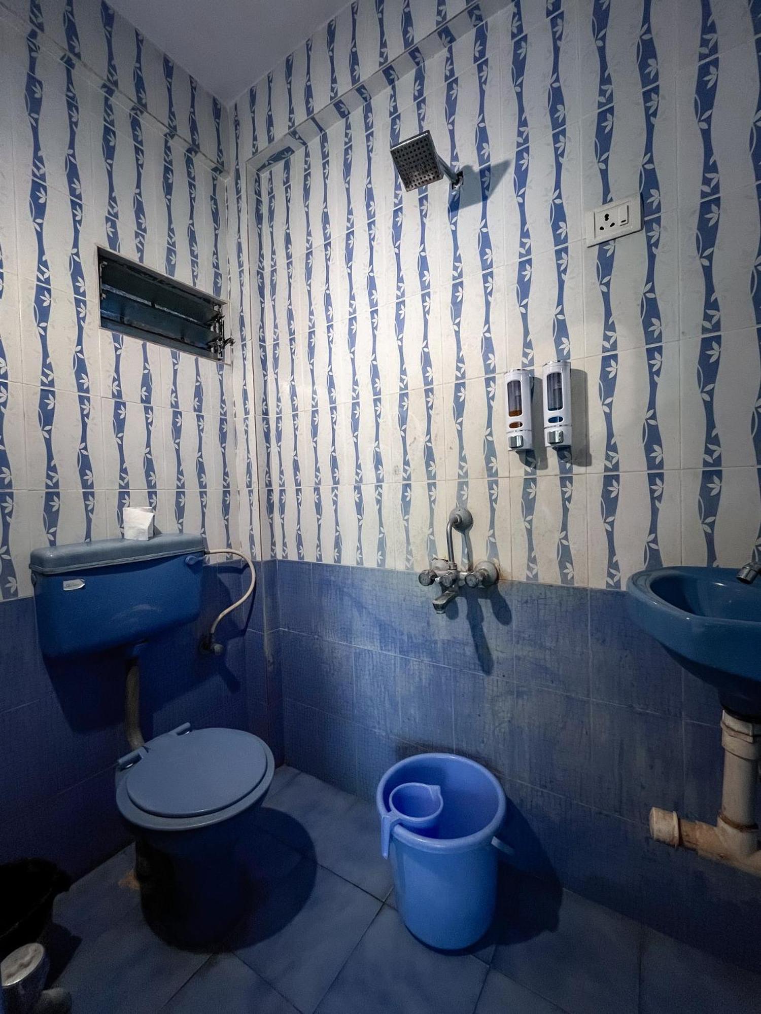 12 Monks - Beachside Hostel Арамбол Екстериор снимка