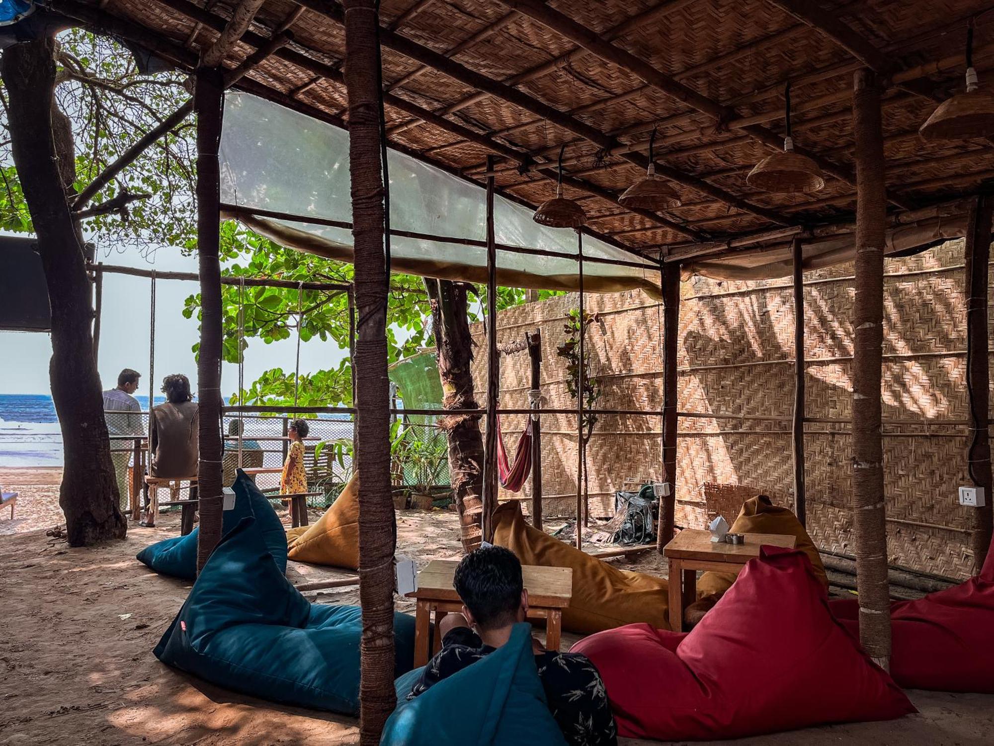 12 Monks - Beachside Hostel Арамбол Екстериор снимка