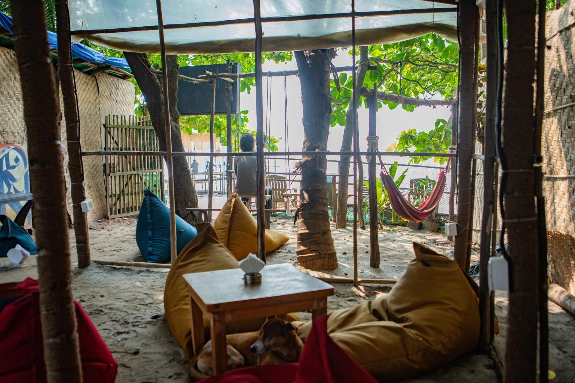 12 Monks - Beachside Hostel Арамбол Екстериор снимка