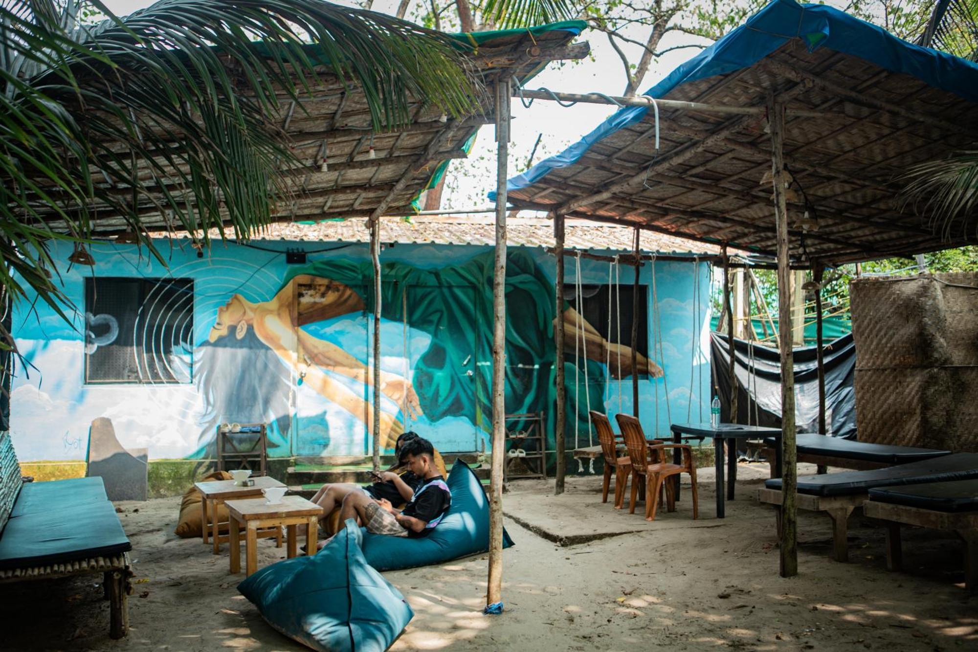 12 Monks - Beachside Hostel Арамбол Екстериор снимка